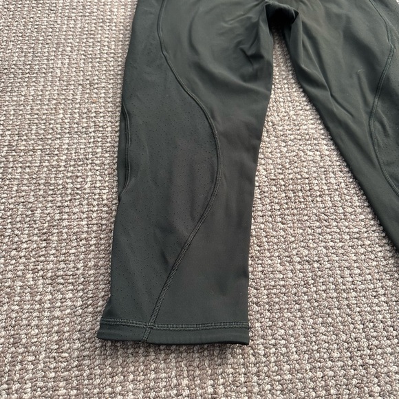 Lululemon Women’s Green Cropped Leggings - size 8 - Picture 12 of 12